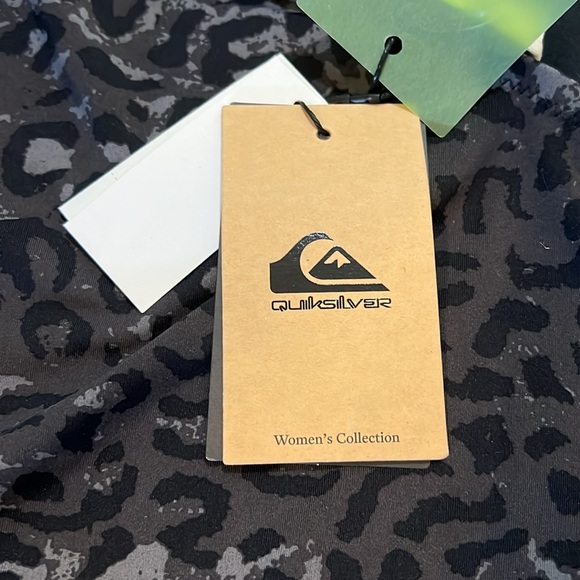 NWT Quiksilver cheetah swimsuit size Large - Picture 4 of 5